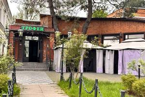комерційна за адресою Віктора Косенка вул., 1
