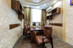 комерційна за адресою Саксаганського вул., 68/21
