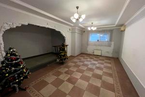 комерційна за адресою Довженка вул., 6а
