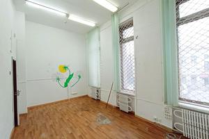 комерційна за адресою Героїв Майдану вул. (Театральна), 10