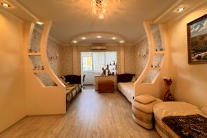 квартира за адресою Тополина вул., 18