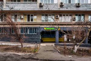 комерційна за адресою Київ, Володимирська вул., 73