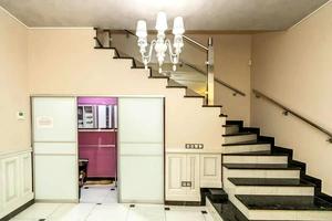 комерційна за адресою Вовчинецька вул., 207