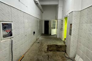 комерційна за адресою Листопадна вул., 16