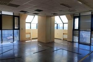 комерційна за адресою Басейна вул., 1/2