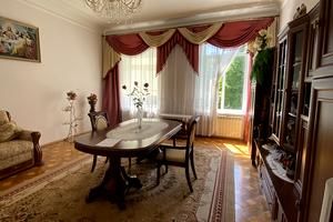 квартира за адресою Івана Вакарчука вул., 12