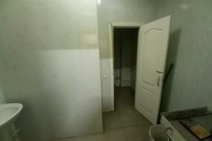 комерційна за адресою Чорних Запорожців вул. (Бориса Кротова), 3