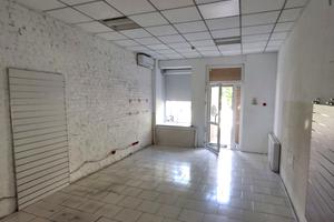 комерційна за адресою Володимирська вул., 81