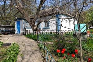 будинок за адресою центральна, 1