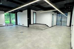 комерційна за адресою Красилівська вул., 9