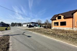 комерційна за адресою Чернігівська Площа, 1