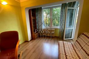 квартира за адресою Романа Ратушного вул. (Волгоградська), 33