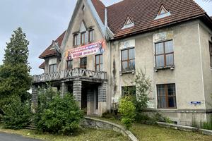 комерційна за адресою Хотинська, 4