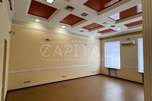 комерційна за адресою Саксаганського вул., 28