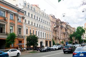 коммерческая по адресу Симона Петлюры ул. (Коминтерна), 14