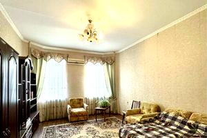 квартира за адресою Тополина вул., 16
