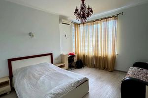 квартира за адресою Середньофонтанська вул., 19б