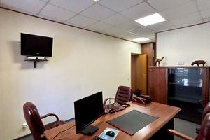 комерційна за адресою Васильківська вул., 18