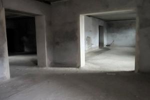 комерційна за адресою Красносільського, 1