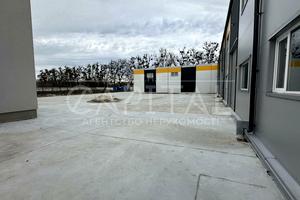 комерційна за адресою Соборна вул., 305