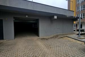 коммерческая по адресу Романа Шухевича ул. (Дубинська), 3