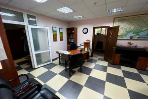 комерційна за адресою Довженка вул., 6а
