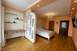 квартира за адресою Хмельницького вул., 284а