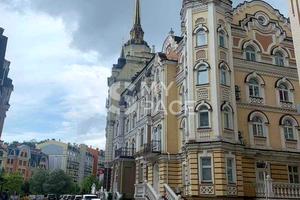 комерційна за адресою Воздвиженська вул., 16А