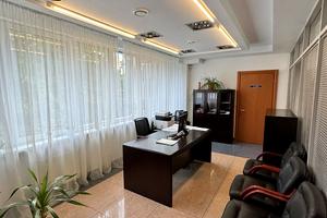 комерційна за адресою Болсуновська вул. (Сергія Струтинського), 8