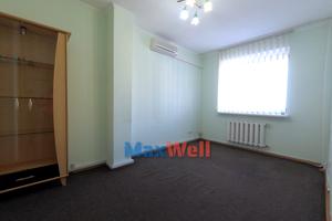 комерційна за адресою Оболонська вул., 12