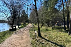 будинок за адресою Набережна вул.