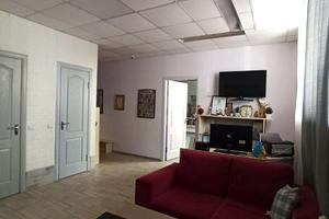 комерційна за адресою Магазинова вул., 8