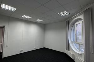 комерційна за адресою Кловський узвіз, 7