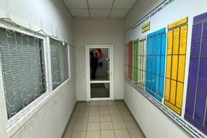 комерційна за адресою Дмитра Яворницького просп. (Карла Маркса), 25