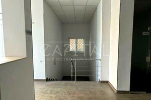 комерційна за адресою В'ячеслава Чорновола вул., 29