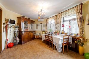 будинок за адресою Центральна вул.
