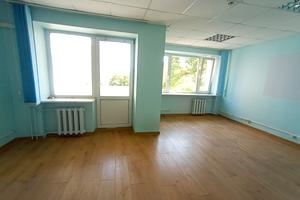 комерційна за адресою Ореста Васкула вул., 8