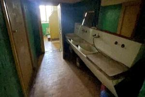 комерційна за адресою Віскозна вул., 4д