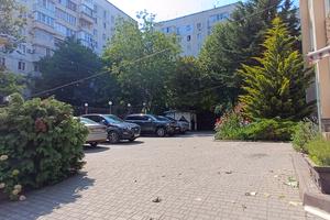 комерційна за адресою Лазурна вул. (Гайдара), 3А