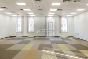 комерційна за адресою Жилянська вул., 75