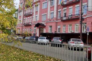 комерційна за адресою Гоголя вул., 15