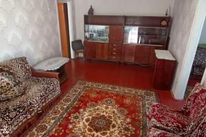 квартира по адресу Строителей ул., 27