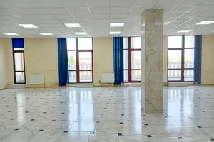 комерційна за адресою Івана Луценка пров., 17/19