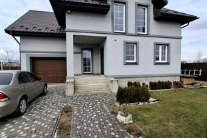 будинок за адресою с. Драгомирчани, Бандери, 56