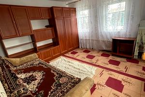 дом по адресу Українська