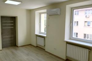 комерційна за адресою Військових Ветеранів вул., 10Б