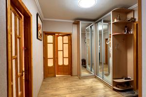 квартира за адресою Тополина вул., 18