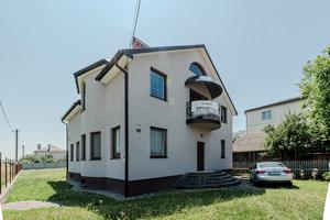 будинок за адресою с. Крихівці, Аматорська вул.