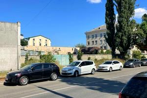 комерційна за адресою Костянтинівська вул., 70