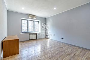 комерційна за адресою Максима Токарева вул. (Вузівська), 4